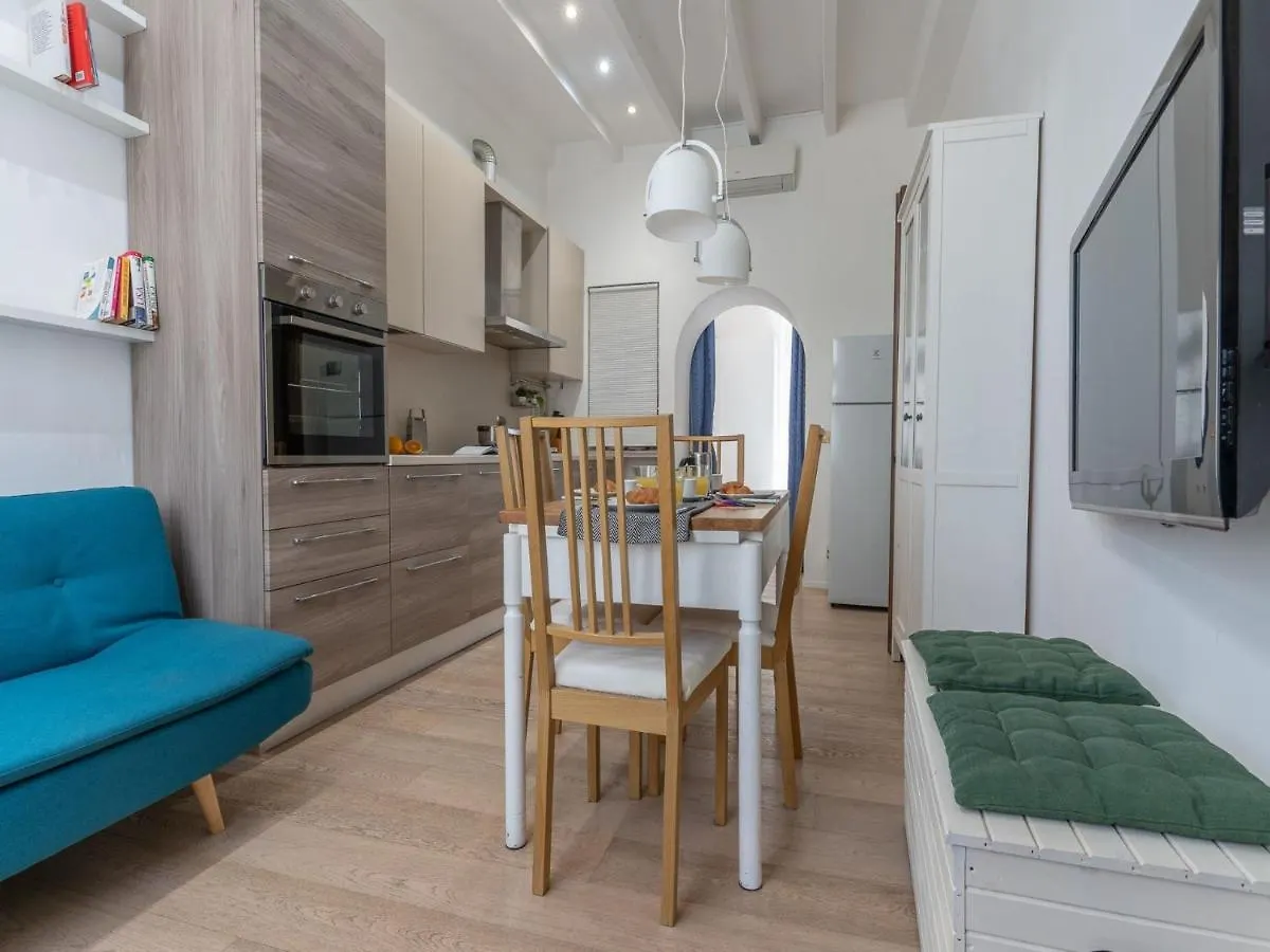 The Best Rent - One Bedroom Apartment Near Bosco Verticale Milan Italy